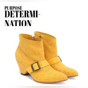 JOHN FLUEVOG Sz 8.5 Purpose Determination Yellow Leather Ankle Boots Funky Heel